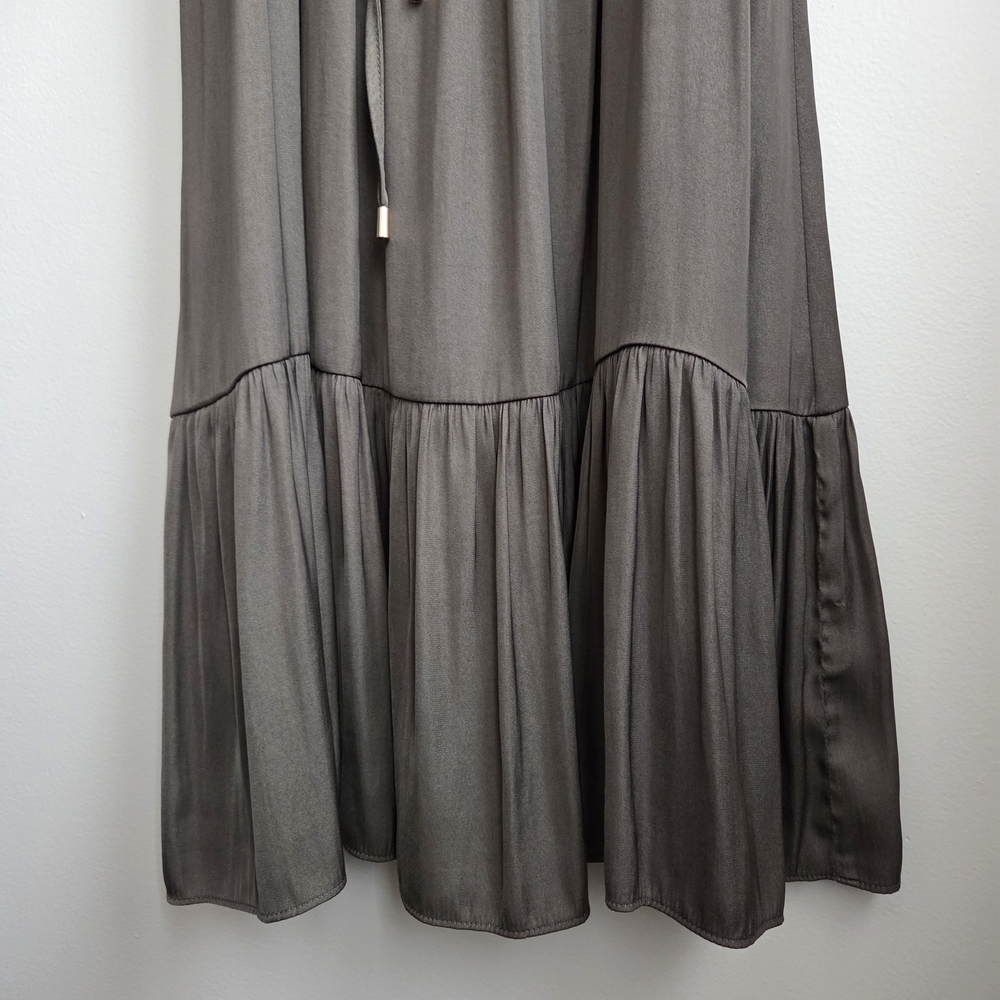 Ever New***Rich Olive 'Mossy Khaki' Tiered Midi Dress Smocked Cuffs Sz P2 - Picture 8 of 15